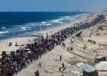 Fillon armëpushimi/ Ushtria izraelite tërhiqet, banorët e Gazës rikthehen në shtëpitë e shkatërruara