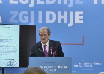 “Afera e Aeroportit të Vlorës plasi 3 javë më parë”, Berisha: Pacolli doli nga zyra e Ramës dhe…