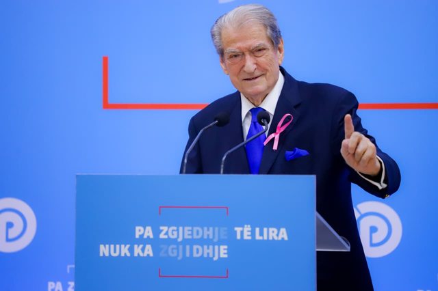 Berisha, Dumanit: “Altin Troplini” u krenua se ka sekuestruar 60 milionë euro, kur aq i ka vetëm familja Xhafaj