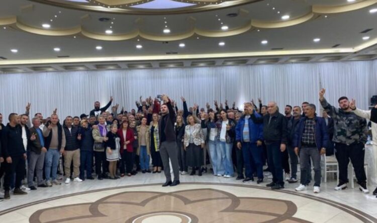 Ervin Salianji rikthehet në Korçë: Mbetet shtëpia ime politike, gati për betejat e reja