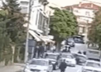 Dalin pamjet e sherrit me shkopa bejsbolli në Bilisht (VIDEO)