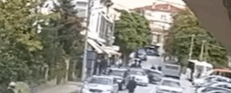 Dalin pamjet e sherrit me shkopa bejsbolli në Bilisht (VIDEO)