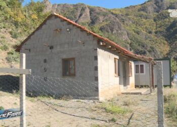 Lumi Fan i mori shtëpinë, prej 8 vitesh jeton në kontenier, ende pa dëmshpërblim