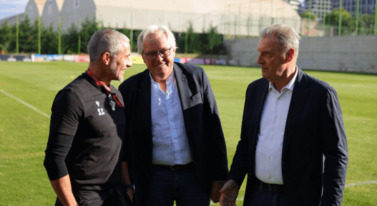 Legjendat holandeze Ari Han dhe Rud Krol, vizitë speciale në kampin stërvitore të Kombëtares