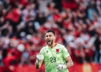 Shqipëria fiton, Strakosha shkëlqen – futet në 11-shen më të mirë të javës në Europë