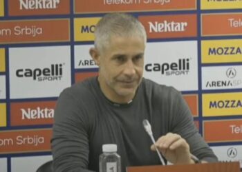 Serbët i mundim në shtëpi/ Sylvinho në konferencë: Jam krenar për lojtarët e mi