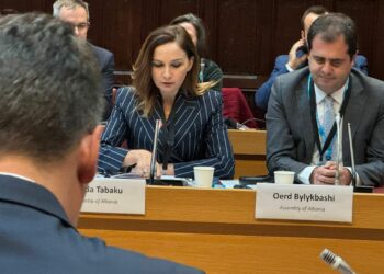 “Rritja nuk është e vërtetë, derisa të jetë e drejtë” – Tabaku denoncon kapjen e ekonomisë shqiptare në Londër