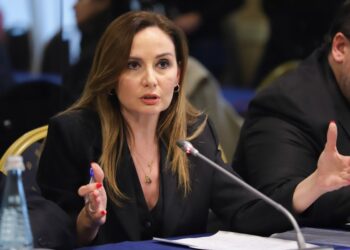 Tabaku: Qeveria gënjen me shifra, ndërsa Eurostat tregoi realitetin se 55% e shqiptarëve nuk mbyllin dot muajin