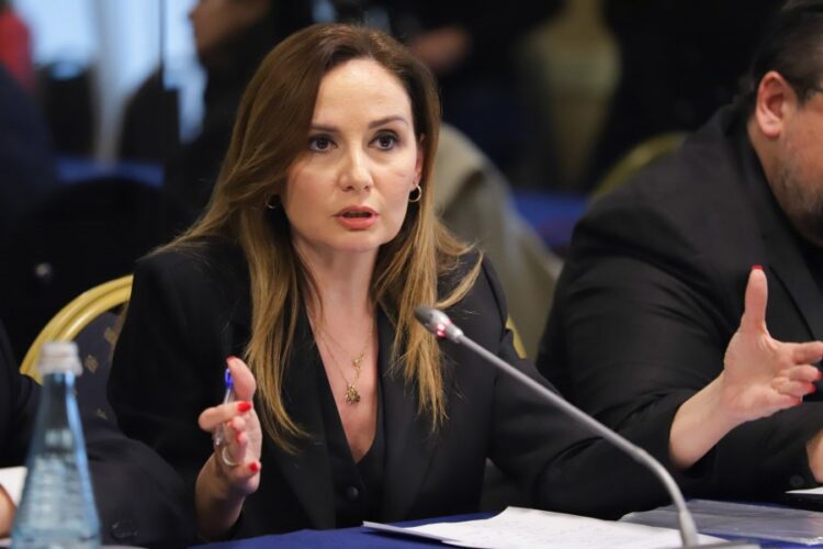 Tabaku: Qeveria gënjen me shifra, ndërsa Eurostat tregoi realitetin se 55% e shqiptarëve nuk mbyllin dot muajin