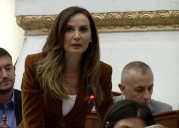 Minatorët protestë jashtë Kuvendit, Tabaku: Policia u soll me ta si halabakë rrugësh, i morën zvarrë