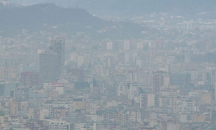Raporti i State of Global Air 2025: Vdekjet nga ajri i ndotur në Shqipëri, 3 herë më të larta se në BE