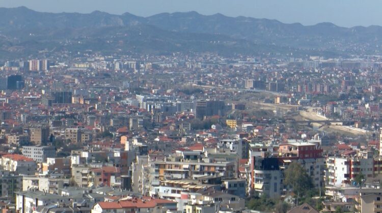 Alarm për shëndetin publik: Ndotja e ajrit po vret shqiptarët tre herë më shumë se në BE