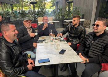 Toma ia mbathi! Doshi i përgjigjet Berishës: O Sali mashtruesi, jam në mes të Tiranës