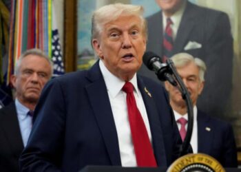 Trump i kërkon Izraelit t’i ndalë bombardimet në Gazë, pasi Hamasi pajtohet t’i lirojë pengjet