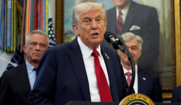 Trump i kërkon Izraelit t’i ndalë bombardimet në Gazë, pasi Hamasi pajtohet t’i lirojë pengjet