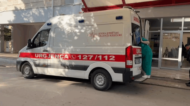 E vetmja e mbijetuar nga tragjedia në Maliq – vajza 6-vjeçare lufton për jetën në QSUT