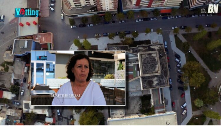 “Betoni i padrejtësisë” në Vlorë – Familja Musaj 12 vite në rrugë, shteti mbron oligarkët, jo qytetarët