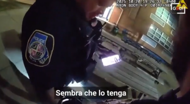 VIDEO/ Inteligjenca artificiale ngatërroi patatinat me armë, policia e Baltimore arreston nxënësin