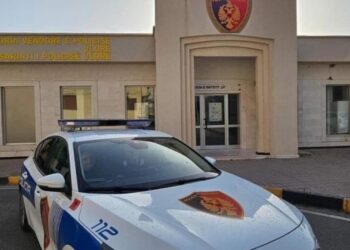 Vlorë / Vetëgjyqësi në Lungomare, 39-vjeçari kanos ndërtuesin me leje ndërtimi – procedohet penalisht