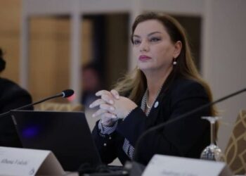 Deputetja Vokshi alarmon PPE: Pastrimi i parave kriminale po dominon ekonominë shqiptare