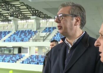 Vuçiç i shqetësuar për situatën, telefonon pronarin e hotelit ku qëndron kombëtarja kuqezi