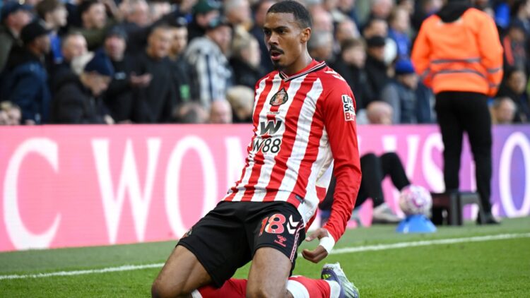 Chelsea befasohet në fund, Xhaka me shokë përmbysin Blutë e Londrës në “Stamford Bridge”