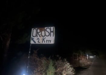 Dy të armatosurit në Orosh, policia dërgon motrën e një prej të ngujuarve për të negociuar