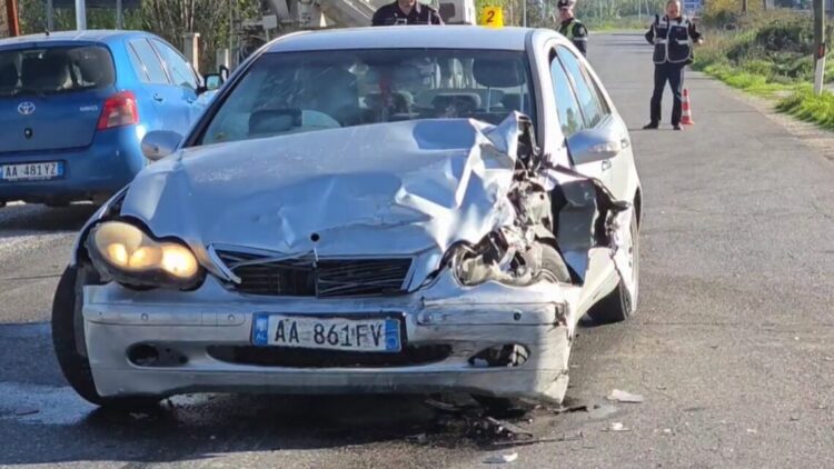 Aksident i rëndë në aksin Fier-Roskovec, 6 të plagosur nga përplasja e dy makinave