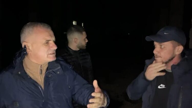 Përmbytja/ Bujar Leskaj takon banorët në Novoselë: Këtu bashkohet fatkeqësia natyrore me korrupsionin