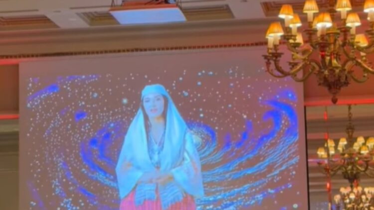 Pas pezullimit të Belindës, Diella “shtatzënë” del në punë: Vizitë në Athinë…