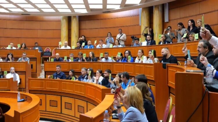 “Jemi dakord të vijë Veliaj”, Këshilltarët e PD-së i bashkohen kërkesës së PS-së në SPAK