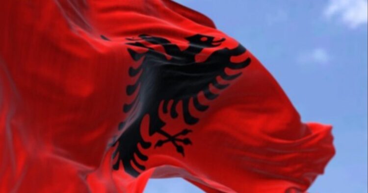 Shqiptarët festojnë 29 Nëntorin —81 vite nga Çlirimi i vendit