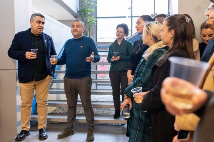 Gonxhja u bë ministër, por biznesi me Artur Zenelin vazhdon, ja tenderi fiktiv 220 MLN lekë i Ilir Mëngrës për tahografët