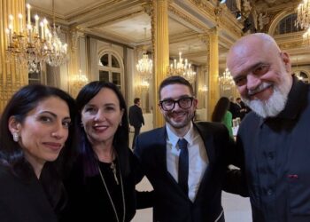 Të shoqëruar nga bashkëshortet, Aleks Soros ndan fotoalbumin me Ramën në Paris