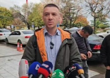 U arrestua pas sherrit në Bashkinë e Pogradecit, gjykata liron nga burgu Kevi Muçollarin
