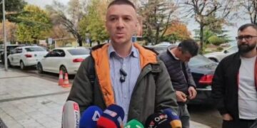 U arrestua pas sherrit në Bashkinë e Pogradecit, gjykata liron nga burgu Kevi Muçollarin