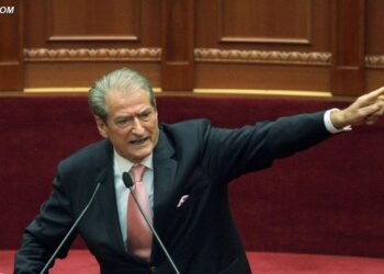 “Nuk kam fyer asnjë ambasador”, Berisha nuk tërhiqet: Të më tregojë Gonzato direktivën që pranon shumëfishtësinë gjinore