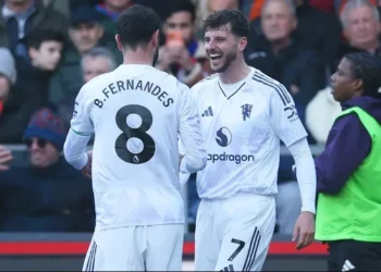 Manchester United triumfon me përmbysje ndaj Crystal Palace