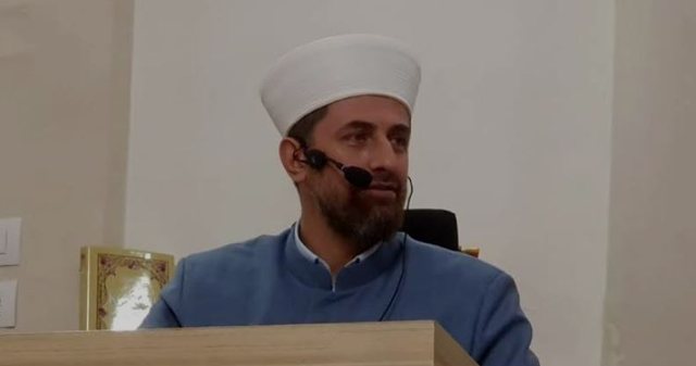 Ligji për barazinë gjinore/ Myftiu i Vlorës: Mallkuar qoftë çdo dorë që ngrihet për të keqen e këtij populli