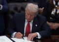 SHBA/ Trump nënshkruan projektligjin, merr fund mbyllja e qeverisë amerikane