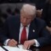 SHBA/ Trump nënshkruan projektligjin, merr fund mbyllja e qeverisë amerikane
