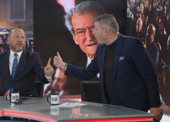 Zyrtari i Ramës braktis studion pas sherrit me Xhelal Mziun: Po diskriminon…