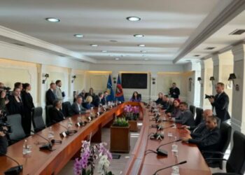 Kosovë/ Vjosa Osmani shpërndan Kuvendin, pritet shpallja e zgjedhjeve të jashtëzakonshme