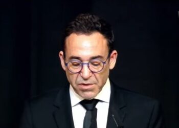 “Faleminderit kampion”- Djali i Fatos Nanos përlotet gjatë homazheve: Na dhe mësim me forcën e shembullit