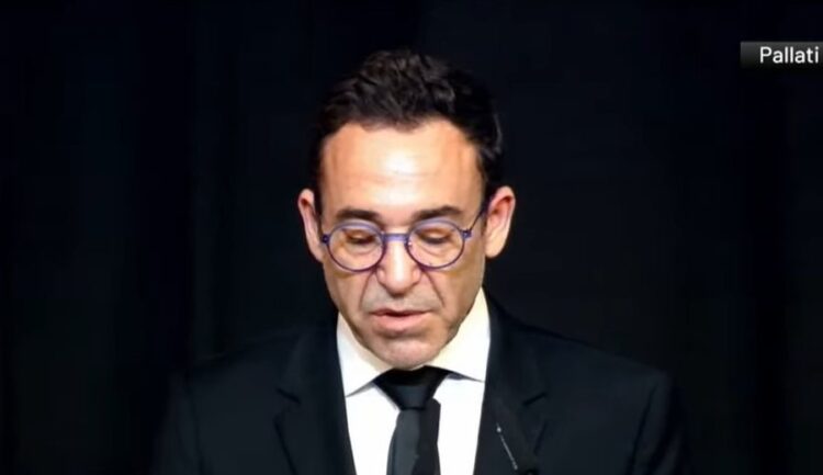 “Faleminderit kampion”- Djali i Fatos Nanos përlotet gjatë homazheve: Na dhe mësim me forcën e shembullit