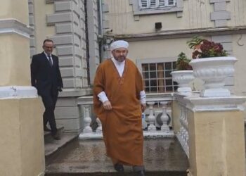 Kulla 35 katëshe/ “Nuk ka gjë të pazgjidhshme”, paqe pas takimit mes myftiut të Shkodrës dhe Benet Becit