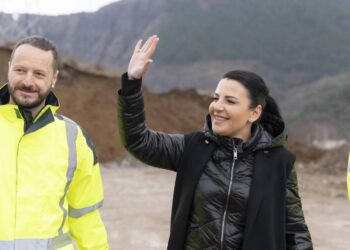 “Në darkë o zemër…” Balluku dhe Berberi biseduan në shtëpi tenderin e tunelit të Llogarasë