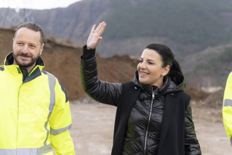 “Në darkë o zemër…” Balluku dhe Berberi biseduan në shtëpi tenderin e tunelit të Llogarasë