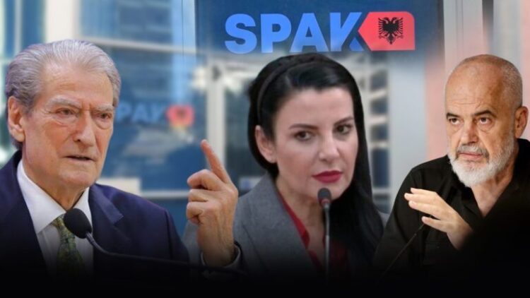 Balluku i nxjerr dhëmbët Ramës: Nuk do lejoj që të kem fatin e gjyshit tim që u vra me firmën e babait tënd