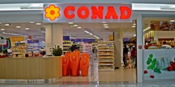 Hetimi në supermarkete zbulon skandalin në “CONAD”: Po shitet mish pule me sëmundje!